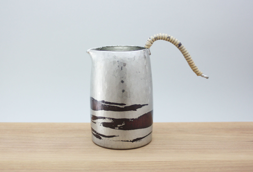 ちろり 錫 小 一合用 鎚起工房 清雅堂 酒器 片口 徳利 鍛金 打ち出し 日本酒 燗酒 おしゃれ プレゼント 鎌倉清雅堂 ちろり 錫 平形 ２合用 酒器 徳利 片口 鍛金 打ち出し 日本酒 燗酒